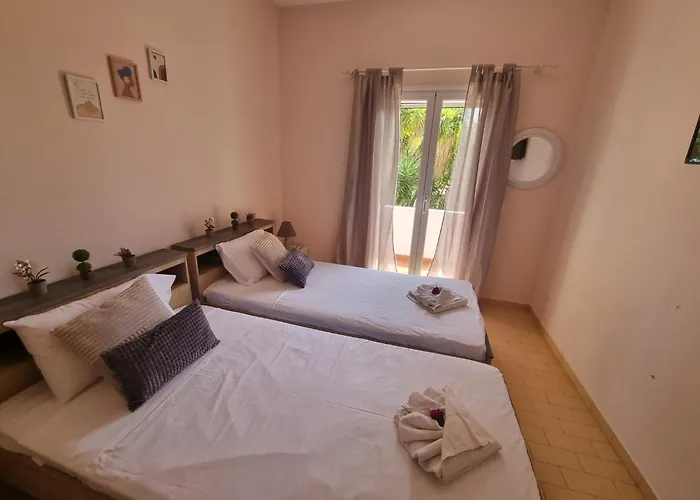 Seaside Garden House 7 *