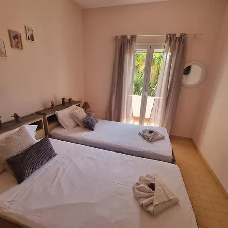 Seaside Garden House 7 *