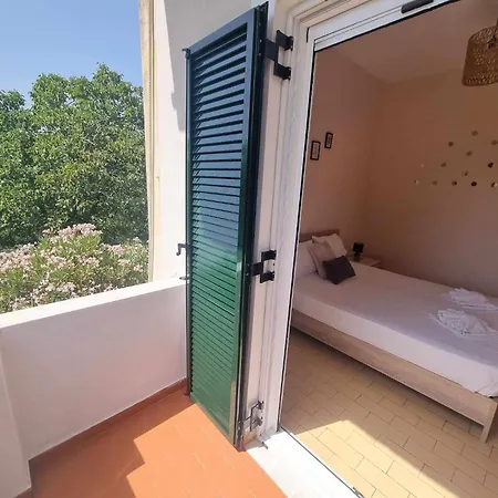 Apartment Seaside Garden House 7